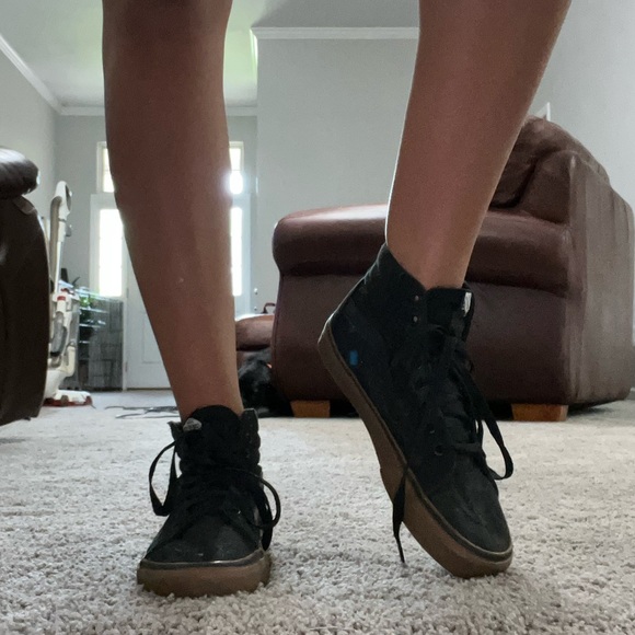 EUC Black Lace Up High Top Vans Sneakers - Picture 3 of 7